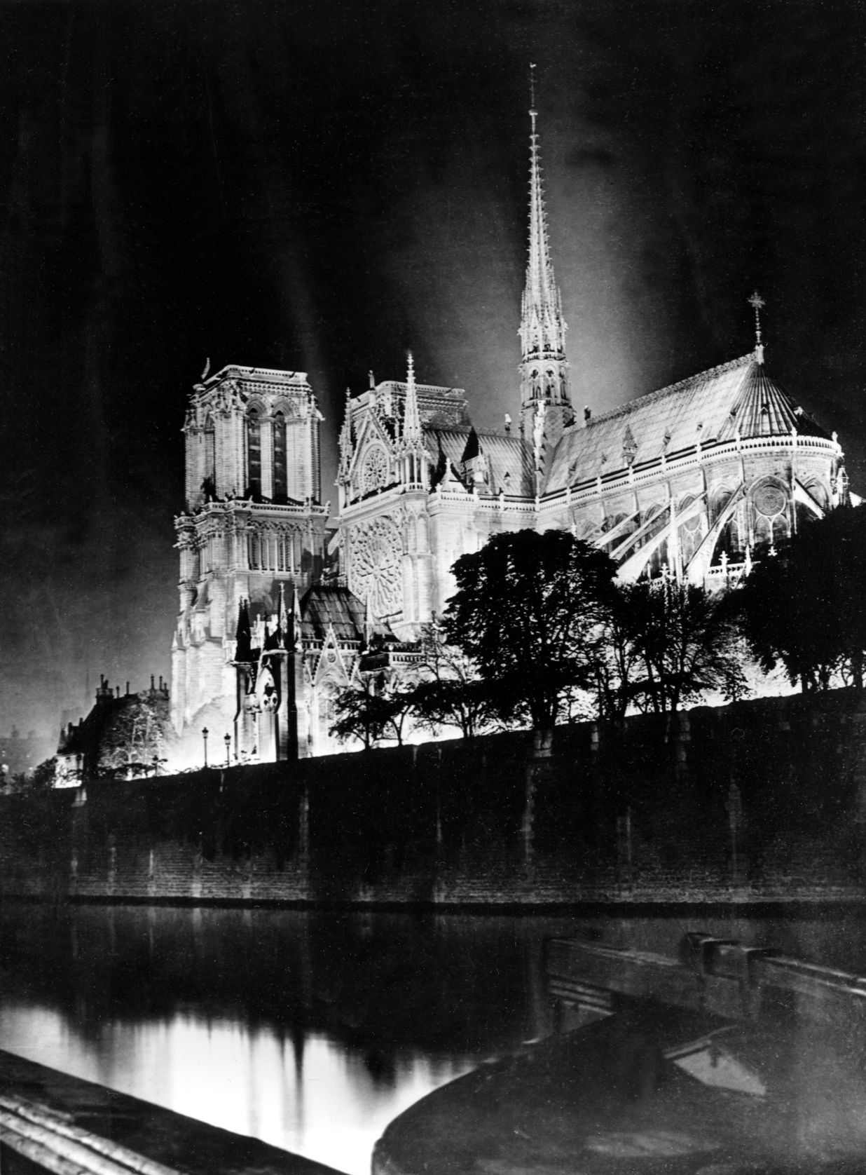 1933